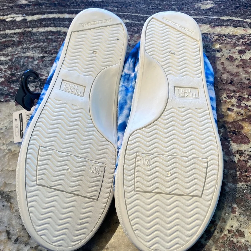 Time and Tru Woman’s White and Blue Sneakers Size 12W - Picture 5 of 5